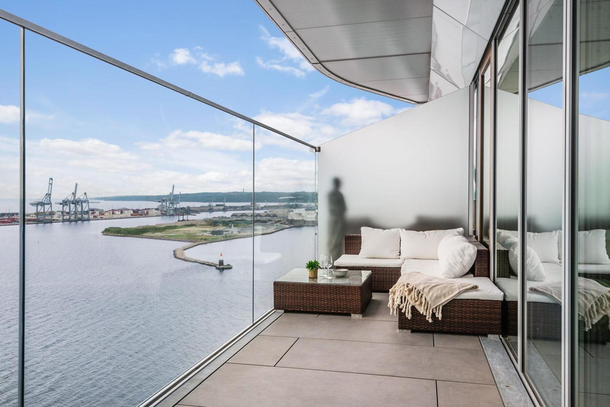 Ferienwohnung Endless Ocean Views With Private Balcony Århus Exterior foto
