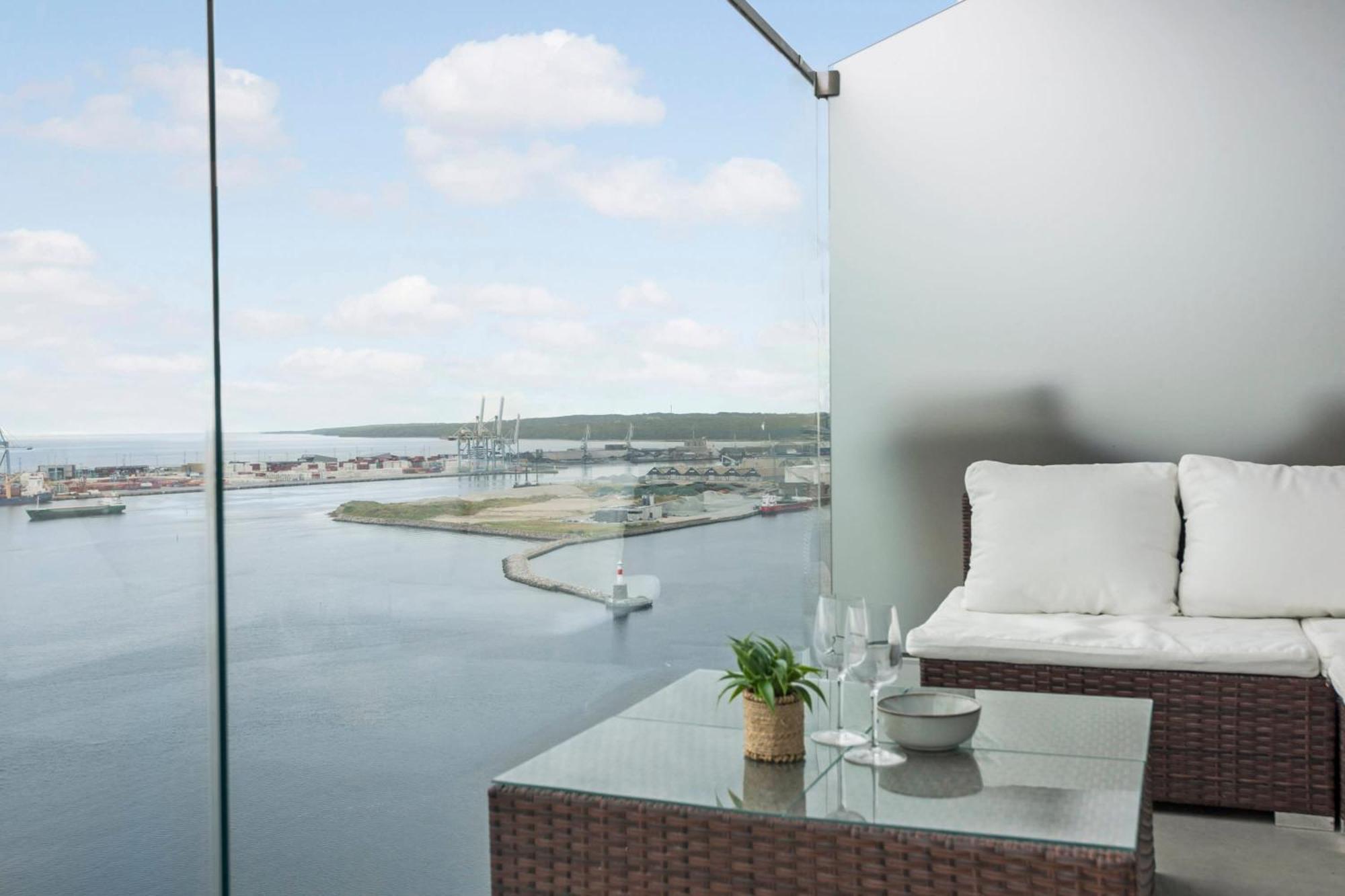 Ferienwohnung Endless Ocean Views With Private Balcony Århus Exterior foto