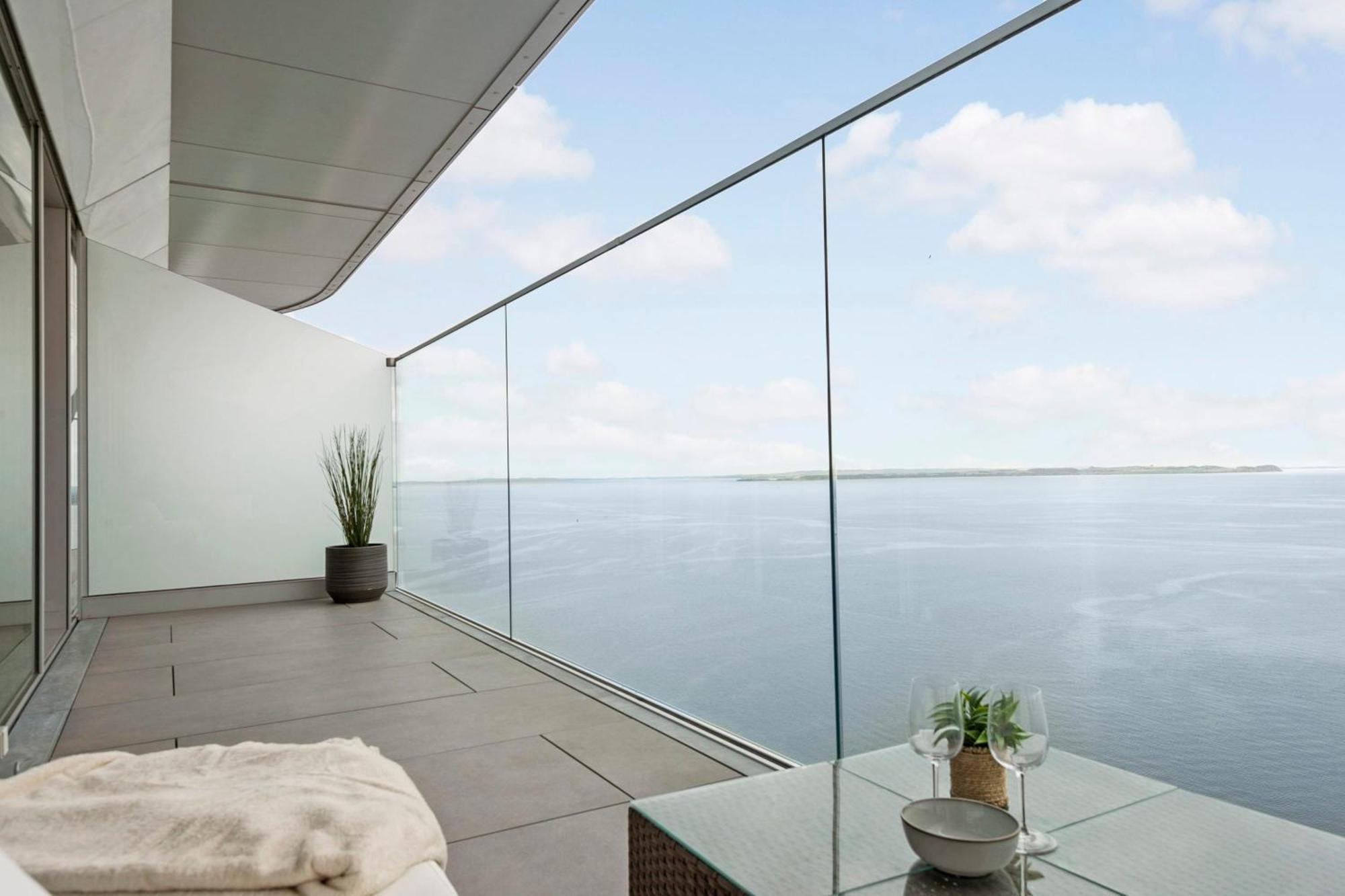 Ferienwohnung Endless Ocean Views With Private Balcony Århus Exterior foto